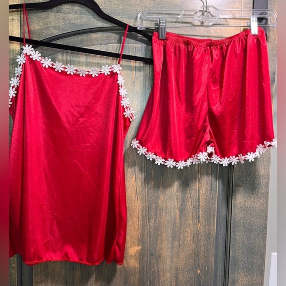 Lace trimmed red and white tank and shorts sleep pajama set size‎ large